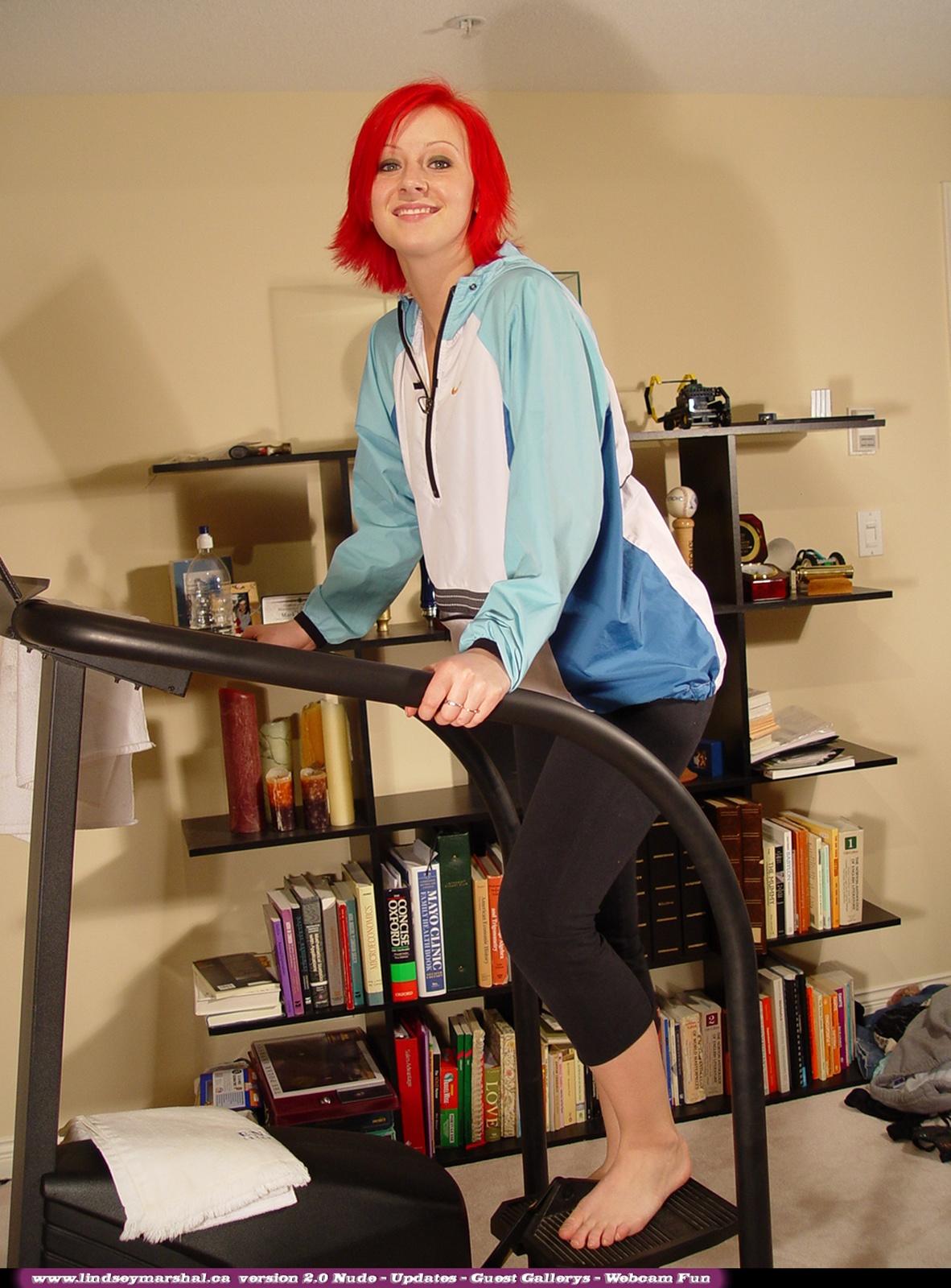 Pictures of Lindsey Marshal getting hot while working out #58976113