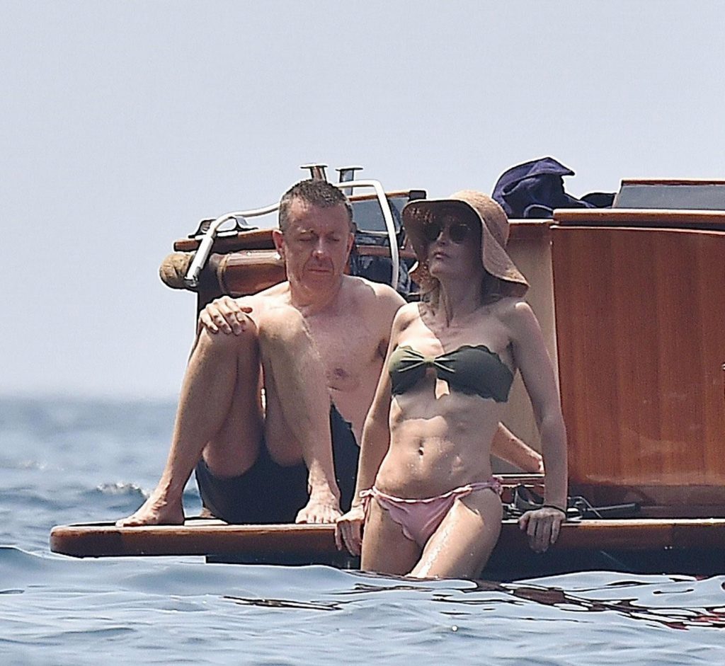 Gillian Anderson Nip Slip #79535082
